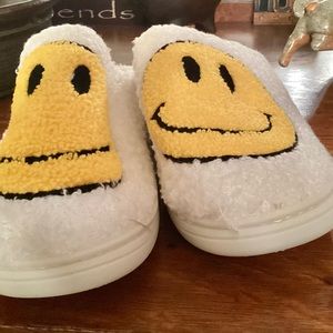 Smiley Slippers, size 8